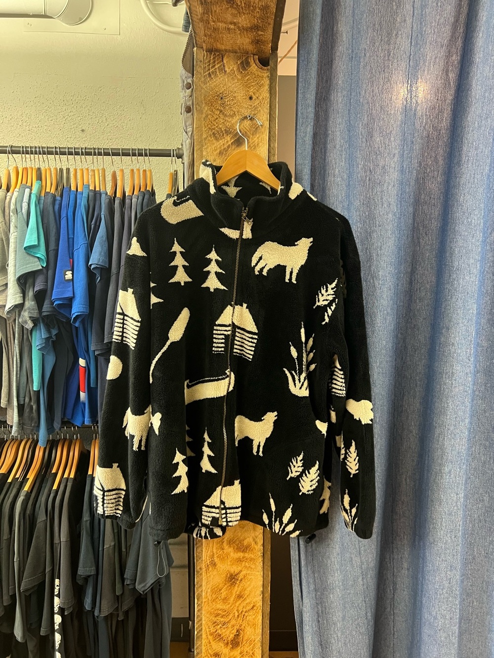 Vintage Nature Patterned Black and White Fleece Sweater